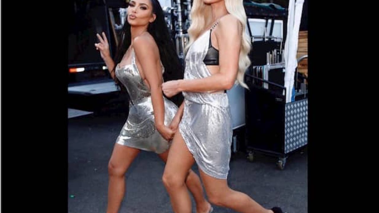 Ruban adhésif : Kim Kardashian commercialise son astuce pour porter un  décolleté - Livealike
