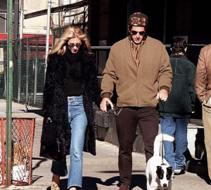 Pourquoi le style de Carolyn Bessett plait encore ?