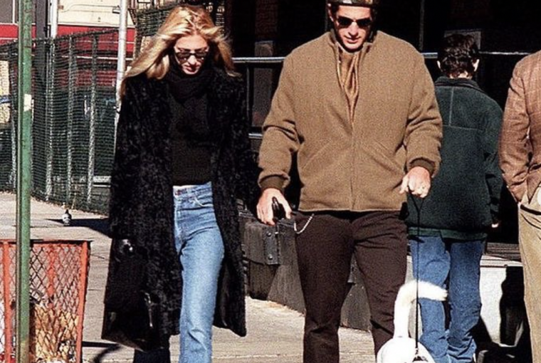 Pourquoi le style de Carolyn Bessett plait encore ?